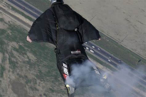 Preparations for world's first human landing WITHOUT a parachute