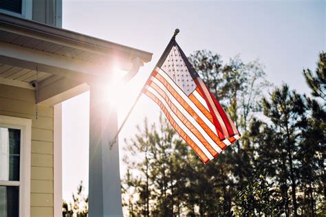 How To Display The American Flag: Memorial Day Flag Etiquette - CBS Detroit