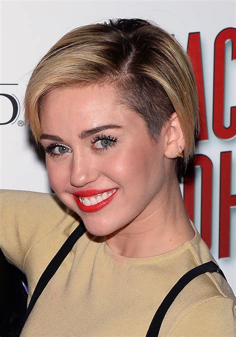 Miley Cyrus Grows Out Her Pixie Haircut | StyleCaster