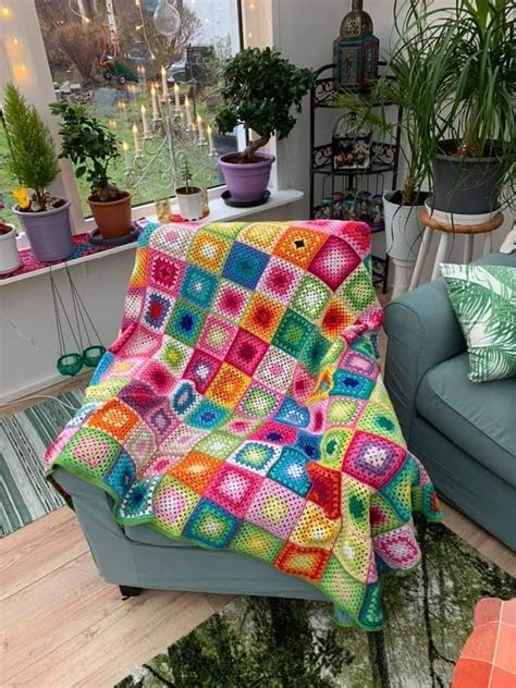 Beautiful Crochet Sofa Covers Patterns 2022 Free Pattern Manta Crochet, Granny Square Crochet ...