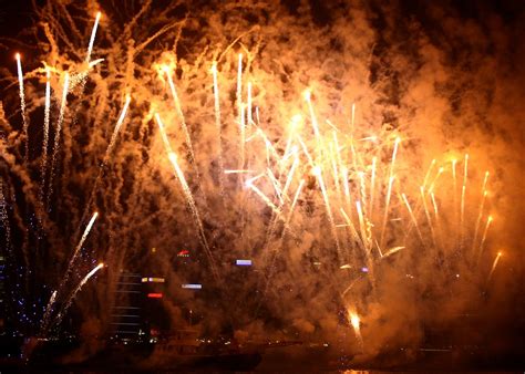 Fireworks in Hong Kong harbour | Fireworks in Hong Kong's ha… | Flickr