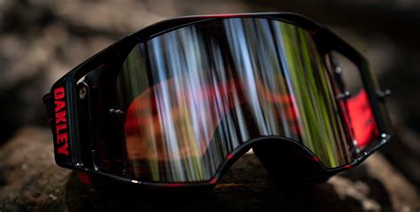 Review: Oakley Airbrake MX Goggles. Is the top dollar price worth it?