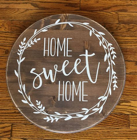 Love this Home Sweet Home Round Wood sign! $44. Farmhouse Decor #affiliate | Diy borden ...