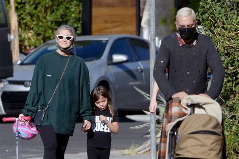 Ashlee Simpson steps out for family outing with all 3 kids – Megastar News