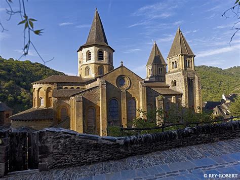 Conques, en Aveyron - Les plus beaux villages de France : 10 idées de séjour - Elle