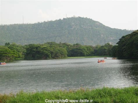 Chamundi Hills Mysore | Chamundi Betta | Chamundeshwari Temple Mysore ...