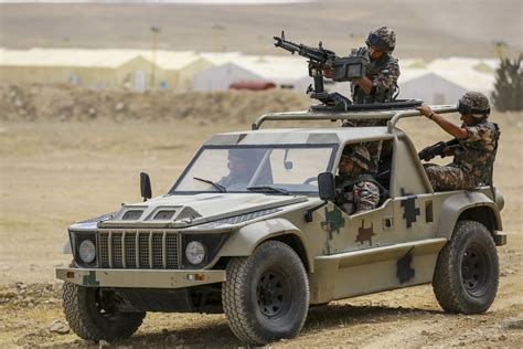 Royal Jordanian Army Desert Iris light utility vehicle [4990 x 3327 ...