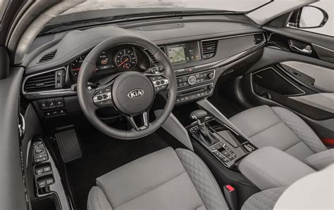 2017 Kia Cadenza Stands Out in New York - autoevolution