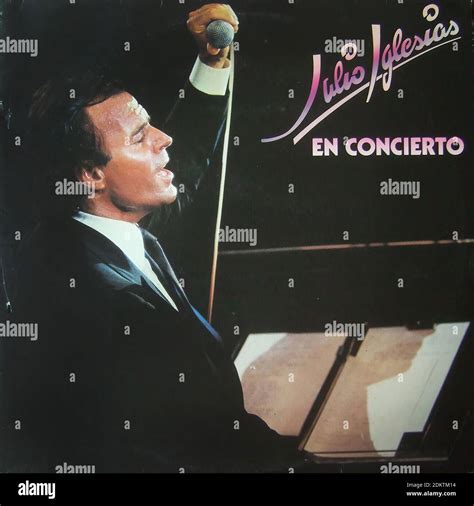 Julio Iglesias - En Concierto (2Lp) - Vintage vinyl album cover Stock Photo - Alamy