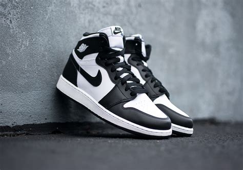 Air Jordan 1 Retro High OG GS "Black/White" - SneakerNews.com