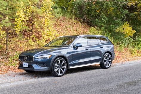 2023 Volvo V60 Cross Country Review: The All-Terrain Swedish Wagon