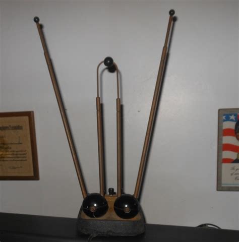 1950s TV Antenna Rabbit Ears | Collectors Weekly