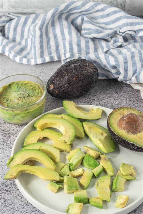 Frozen Avocado: How to Freeze Avocados Three Ways! - Urban Farmie