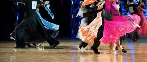 Foxtrot Dance Guide: History and Steps of Foxtrot Dancing - 2022 - MasterClass