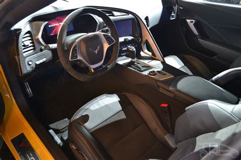 Corvette Z06 interior at NAIAS 2014