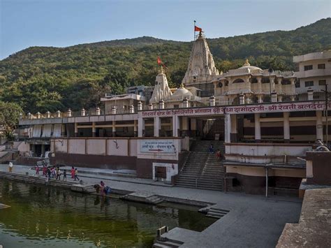 Damodar Kund & Temple, Junagadh - Timings, History, Darshan, Pooja Timings