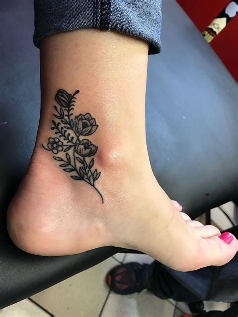 inside foot tattoo #Foottattoos | Tattoos, Ankle flower tattoo, Ankle ...