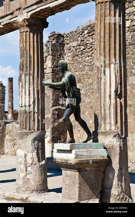 Pompeii - archaeological site Stock Photo - Alamy