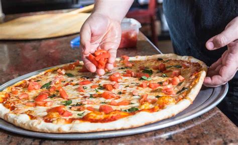 How To Make An Authentic Italian Pizza At Home!