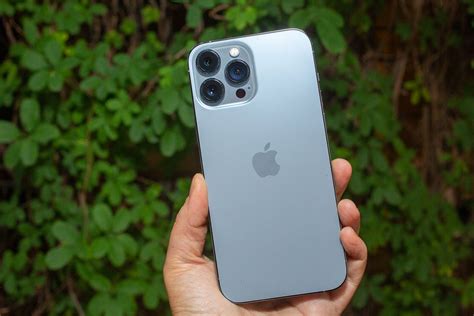 First Sierra Blue iPhone 13 Pro Photos Show Stunning New Color - MacRumors