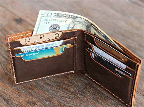 Magnificent Leather Bifold Wallet for Men - Gifts For Men