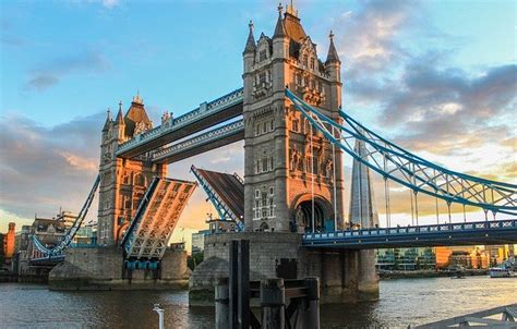 London’s River Bridges - British Guild of Tourist Guides