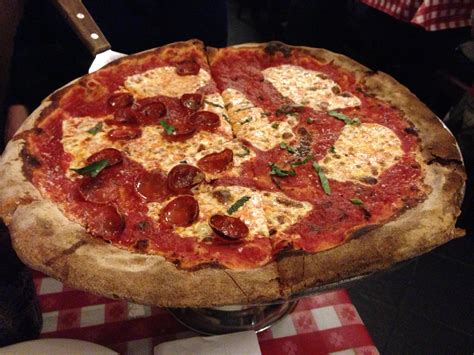 Lombardi’s Pizza Review | New York (Little Italy), NY