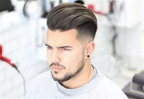 5 Variasi Gaya Rambut Pompadour Untuk Pria yang Keren