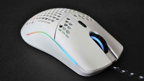 7 Best White Gaming Mouse 2021 (Palm, Claw Or Fingertip)