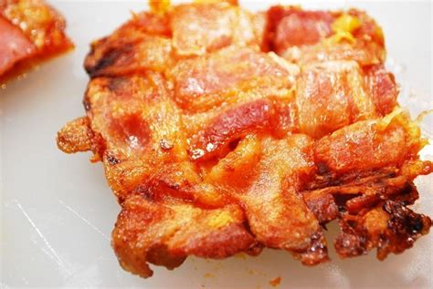 Bacon Crust Pizza - SavoryReviews