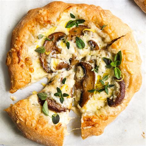 Mushroom and Cheese Pizza – No precooking Shrooms - Carbgirl