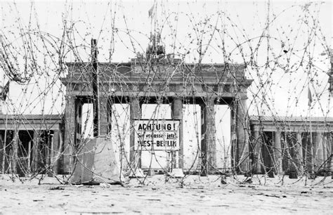 Brandenburg Gate | Iconic Monument, Berlin, Germany | Britannica