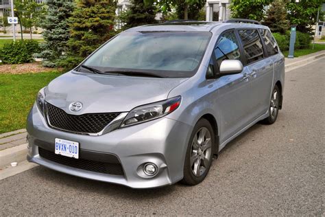 2015 Toyota Sienna SE - Autos.ca