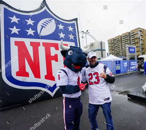 Toro Houston Texans Mascot Poses Fans Editorial Stock Photo - Stock Image | Shutterstock