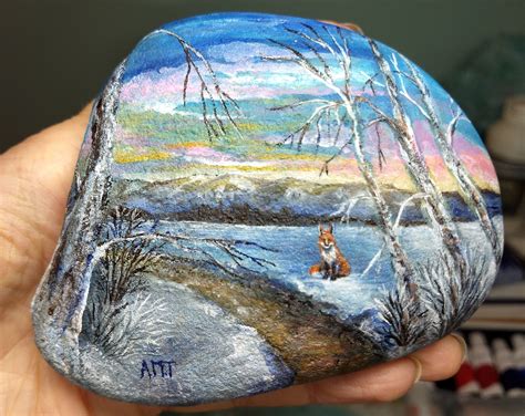 Acrylic on river rock. | Steine