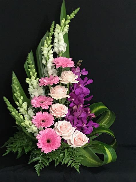 Beautiful arrangements | Creative flower arrangements, Flower ...