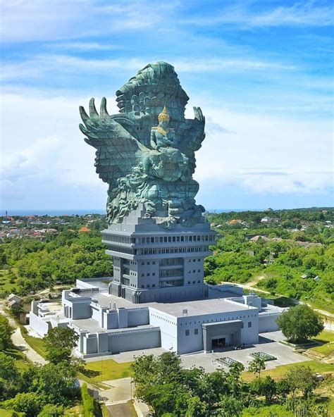 Monumen Garuda Wisnu Kencana Statue Of Zeus - IMAGESEE