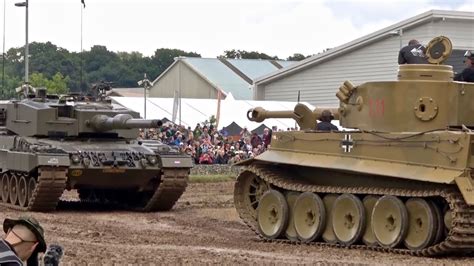 Tiger 131 meets Leopard 2, 2016 at Bovington Tank museum : r/MilitaryFans