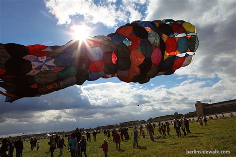 Giant Kites Festival Berlin – BERLIN SIDEWALK