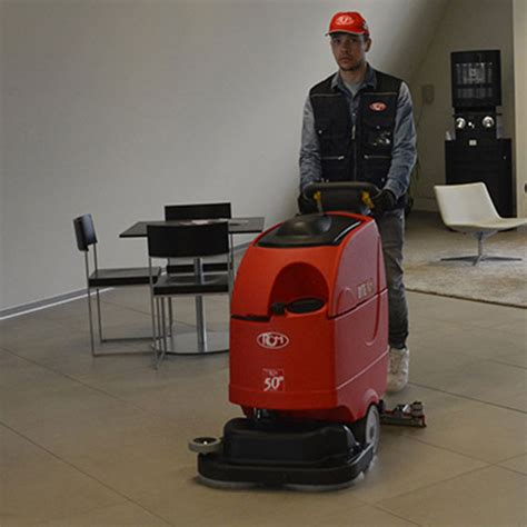 Professional floor cleaning: Machines for cleaning industrial floors ...