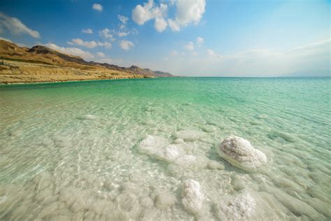 Dead sea, Israel [2048x1367] : r/seaporn