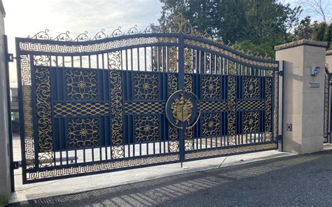 5 Famous Gates – From Parks to Paradise - Riverside Ironwork Canada Inc.