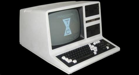 TRS-80 Model 4 - Vintage Computer