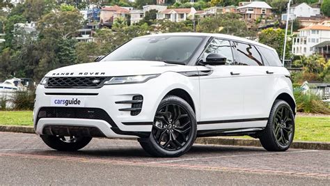 White Range Rover Evoque