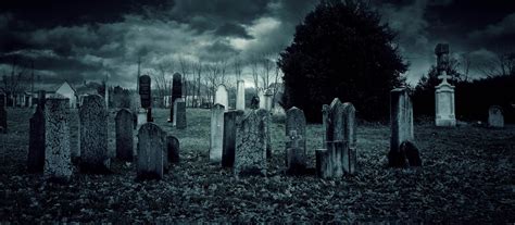 Galveston Haunted Cemetery Tour | Ghost Tours in a Cemetery