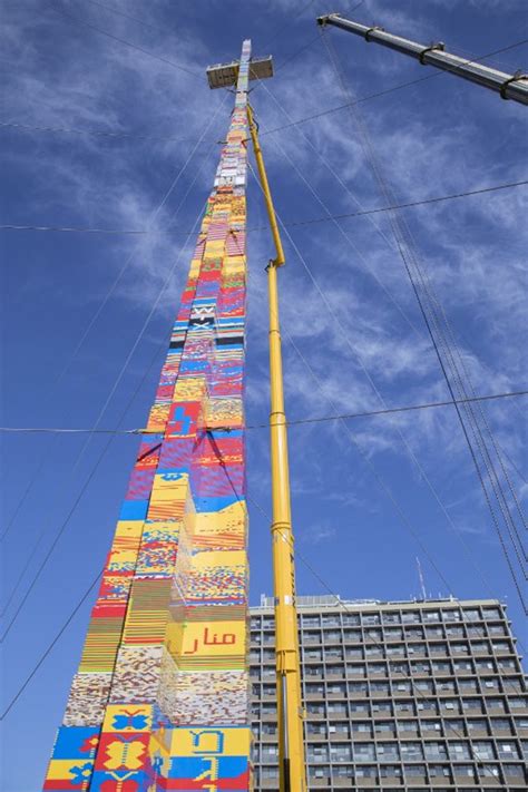 World's Tallest LEGO Tower Built In Tel Aviv To Honor Young Cancer Victim - Geekologie