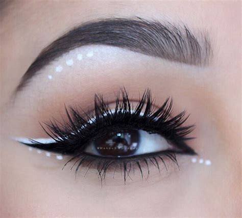 Pin on Winged liner