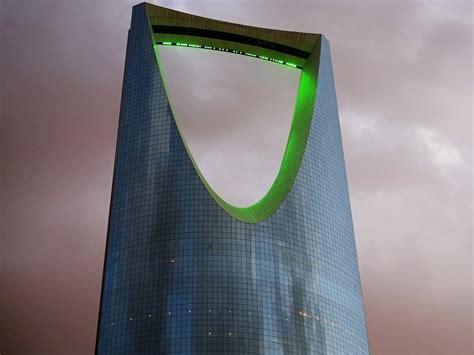 Skybridge at Kingdom Tower: a super complete guide 2023