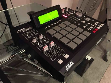 Akai MPC 2500 with 80GB HD – MPCHunter