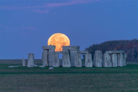 2021 Stonehenge Full Moon Dates | Stonehenge Stone Circle News and Information